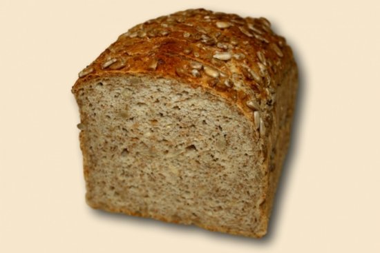 Chleb razowy ze słonecznikiem (cały lub krojony)